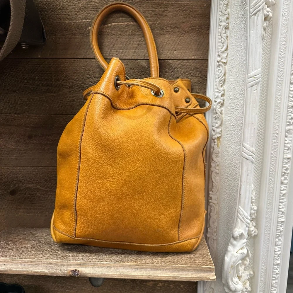 Caterina Lucchi Tan Leather Bucket Bag - Picture 8 of 12
